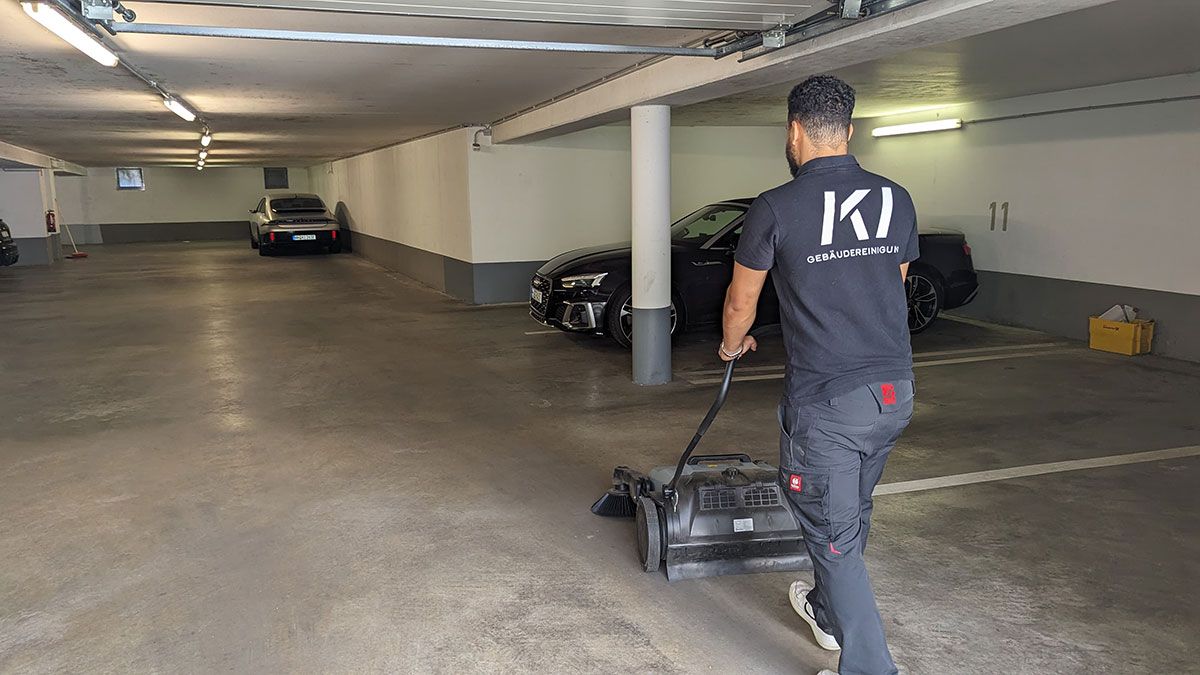 Parkplatz-Garagenreinigung